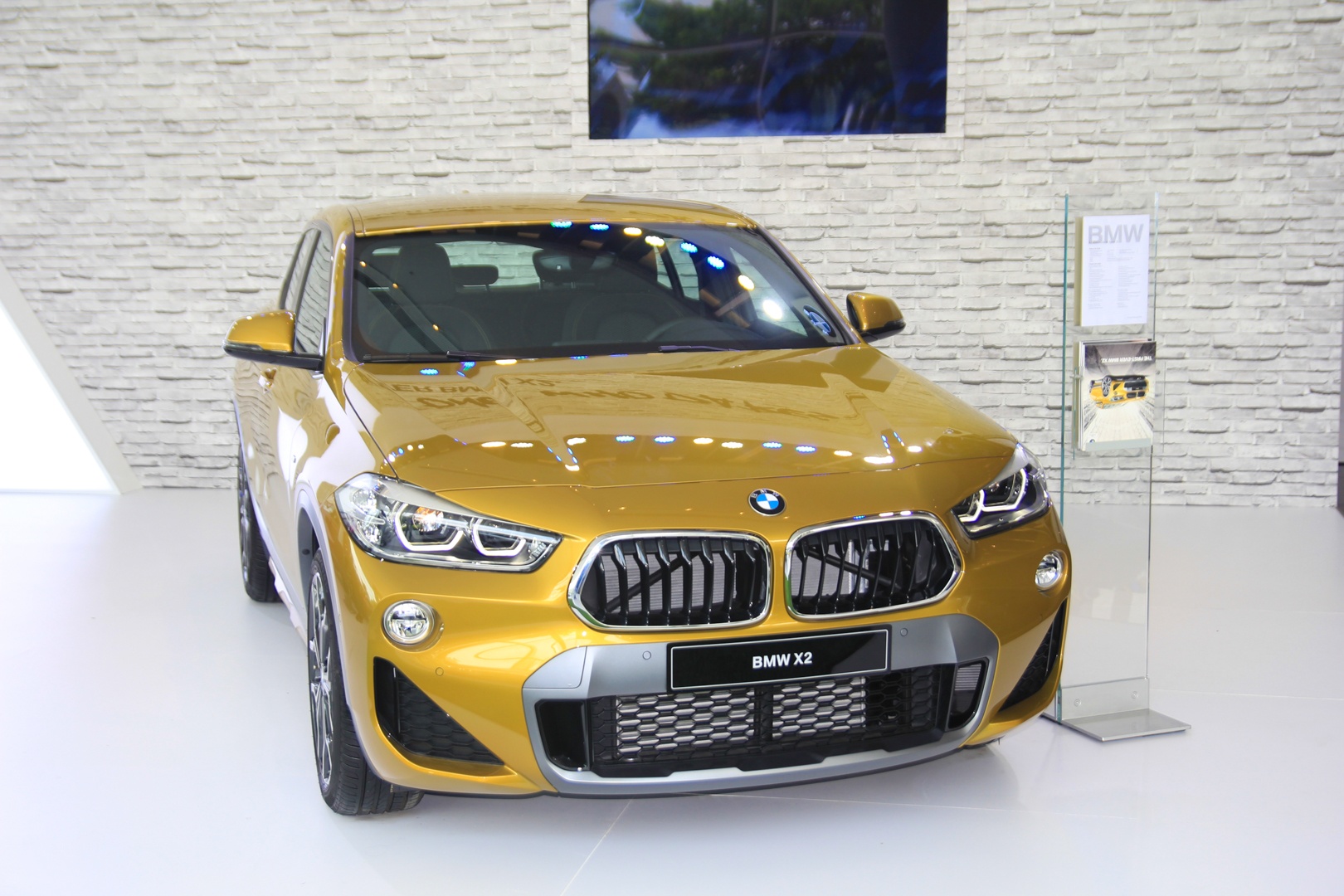 Chi tiet BMW X2 - doi thu Mercedes-Benz GLA tai Viet Nam hinh anh