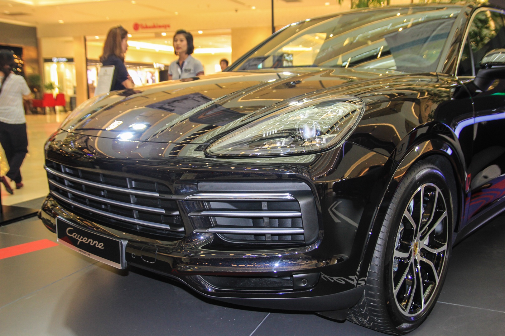 Porsche Cayenne ve Viet Nam anh 3