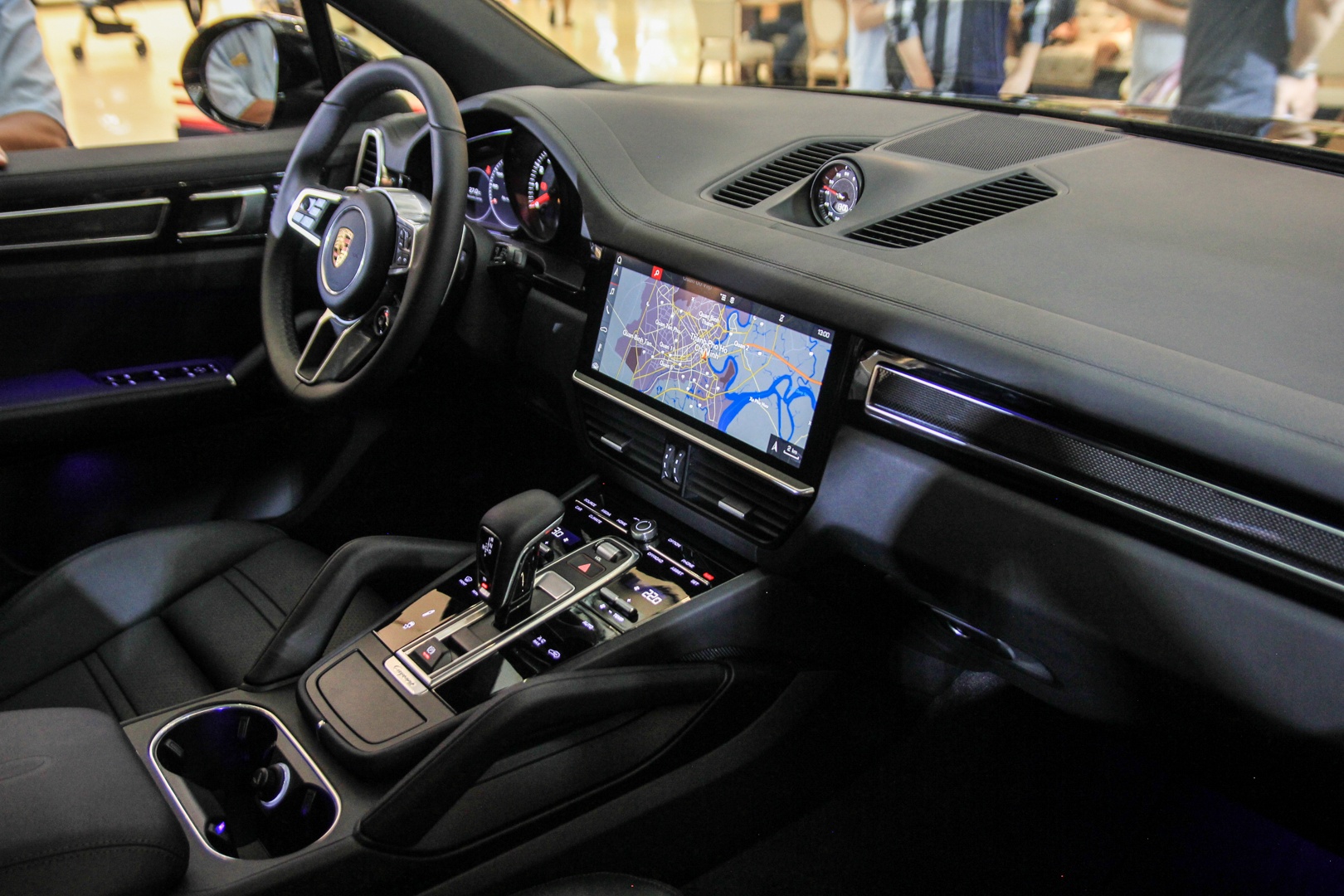 Porsche Cayenne ve Viet Nam anh 6