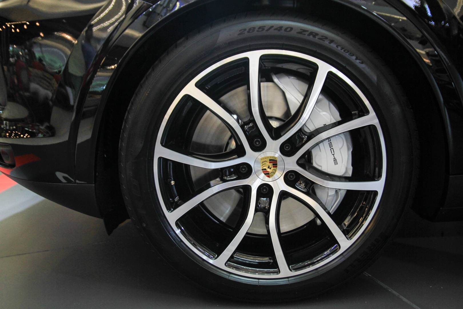 Porsche Cayenne ve Viet Nam anh 4