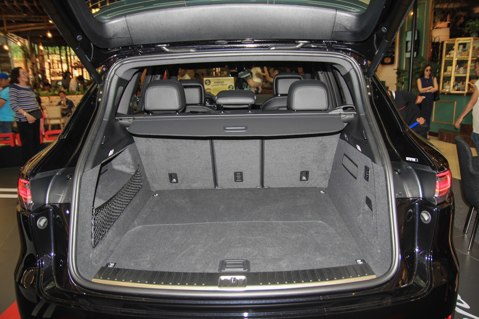 Porsche Cayenne ve Viet Nam anh 12