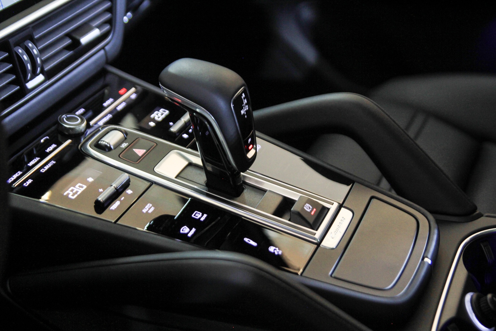 Porsche Cayenne ve Viet Nam anh 13