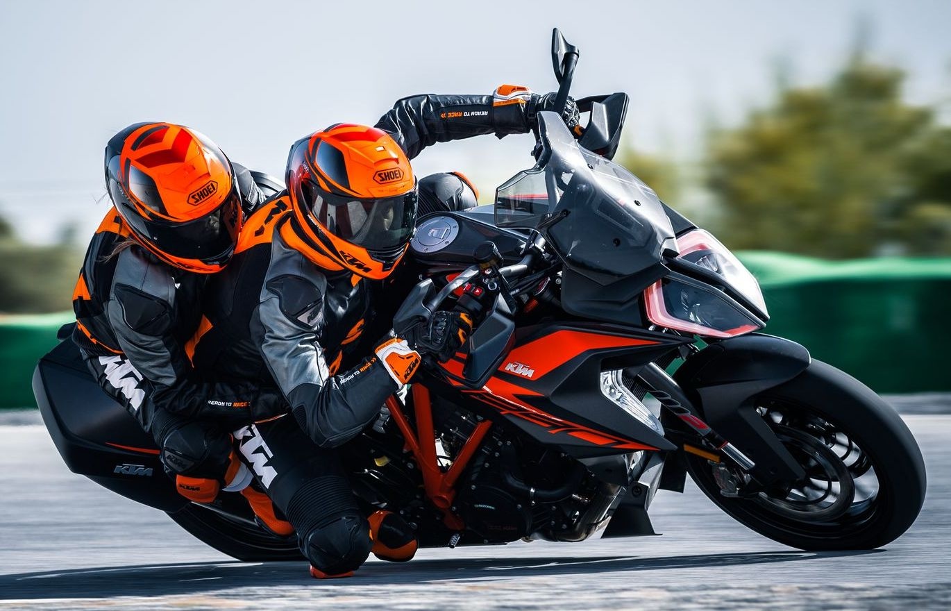 KTM Super Duke R va Super Duke GT nang cap anh 5