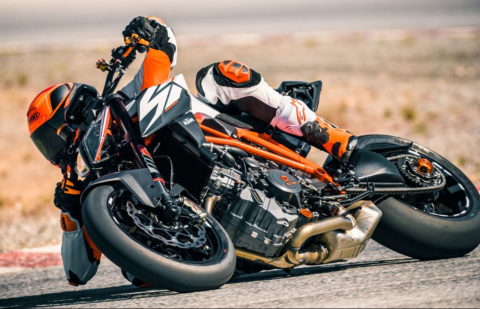 KTM Super Duke R va Super Duke GT nang cap anh 8