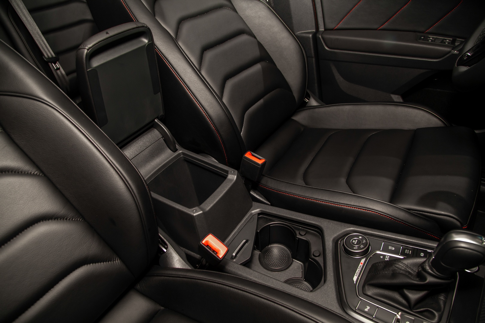 Đánh giá Volkswagen Tiguan Allspace 2018 ảnh 6 Danh gia Volkswagen Tiguan Allspace 2018 anh 6