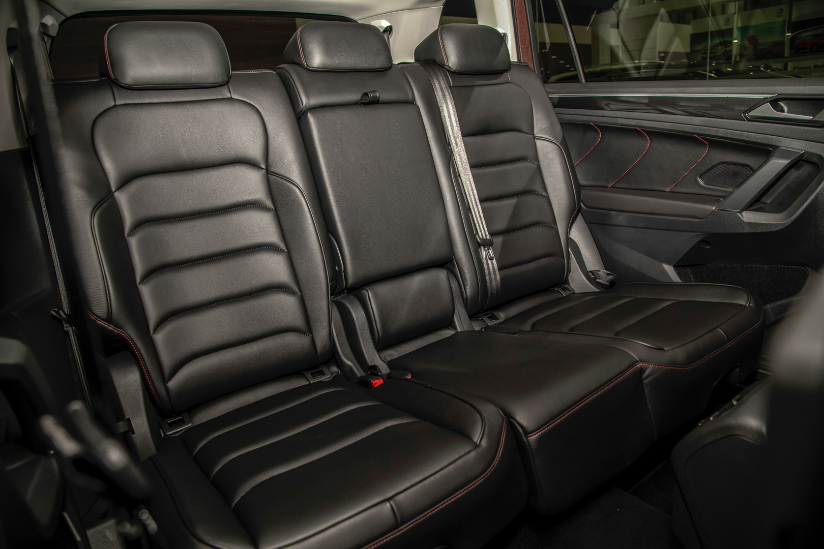 Đánh giá Volkswagen Tiguan Allspace 2018 ảnh 13 Danh gia Volkswagen Tiguan Allspace 2018 anh 13