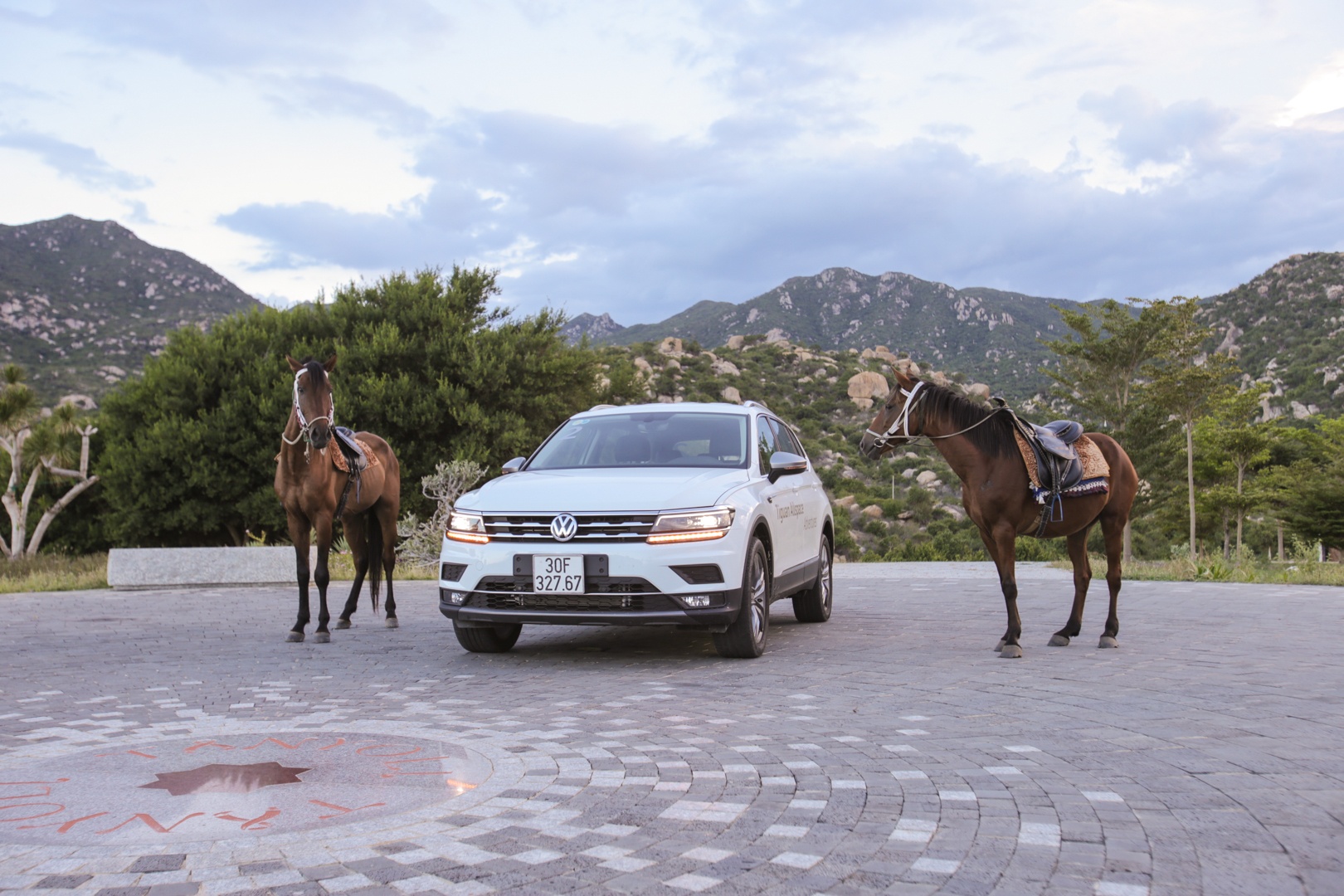 Đánh giá Volkswagen Tiguan Allspace 2018 ảnh 9 Danh gia Volkswagen Tiguan Allspace 2018 anh 9