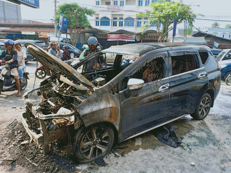 Mitsubishi Xpander bong nhien chay tro khung tai Indonesia hinh anh