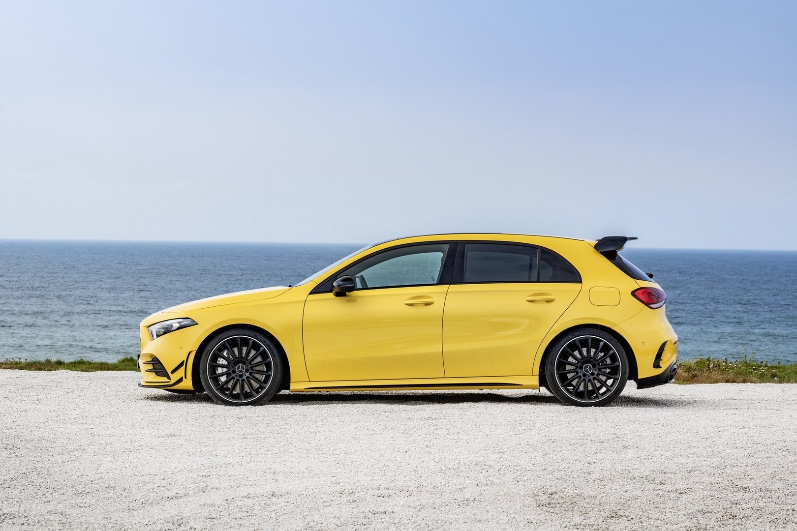 Gia Mercedes-AMG A35 anh 8