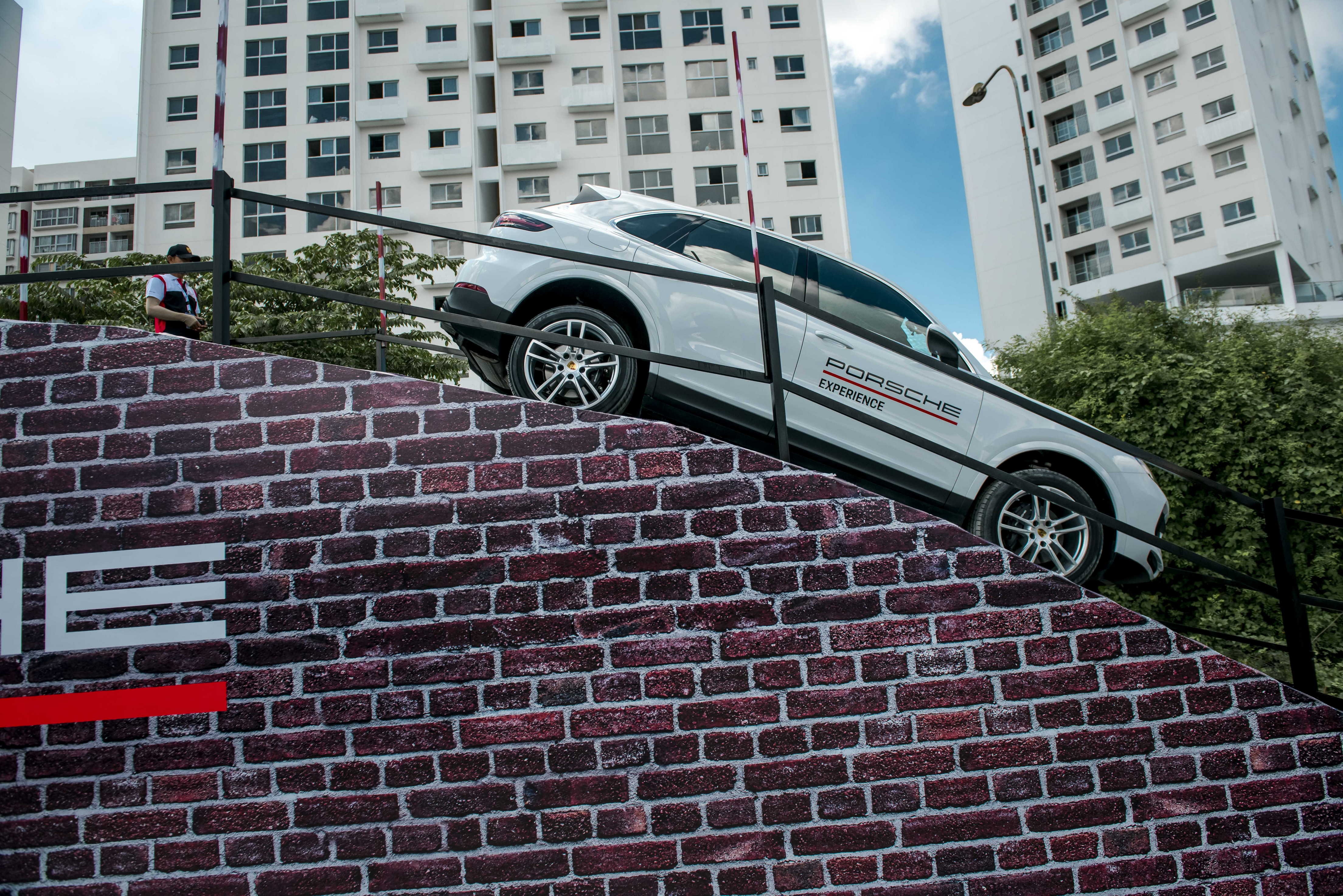 Porsche Cayenne off-road anh 8