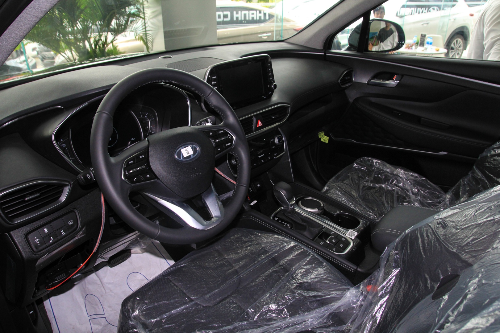 Hyundai SantaFe xuat hien tai SG anh 5