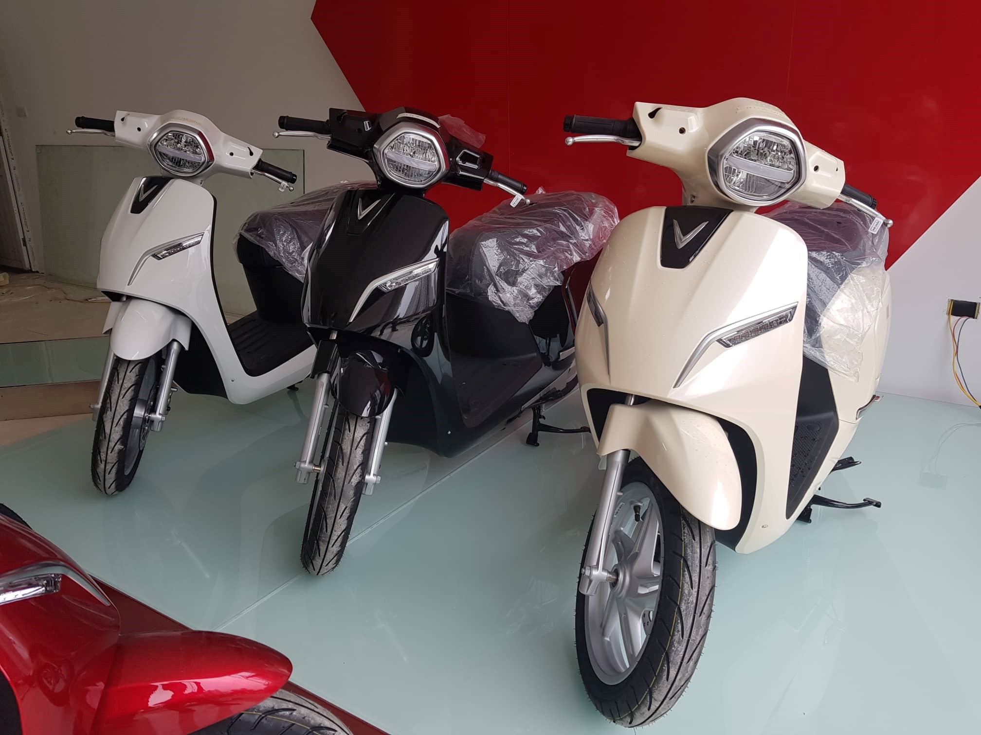 So sanh gia xe VinFast Klara anh 2