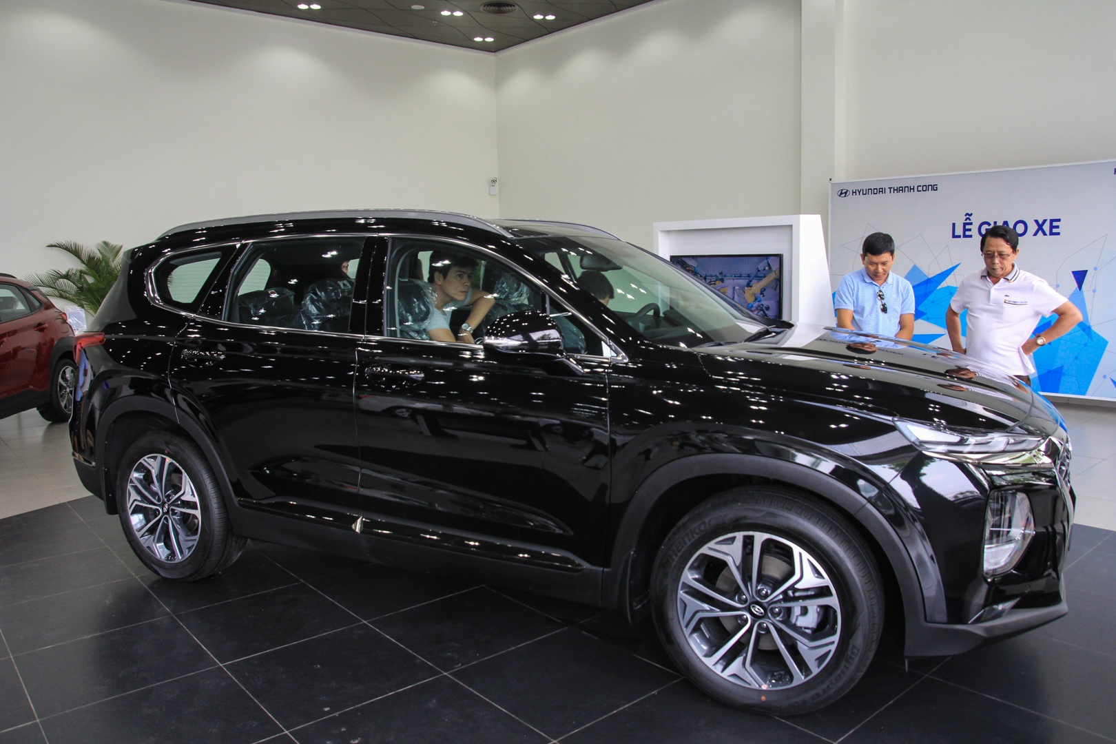 Hyundai không cắt trang bị SantaFe ảnh 3 Hyundai khong cat trang bi SantaFe anh 3