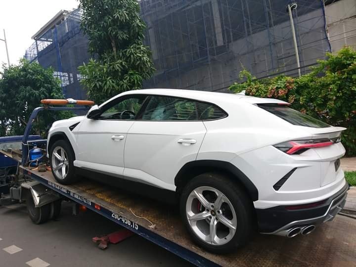 Minh 'nhua' mua Lamborghini Urus anh 4