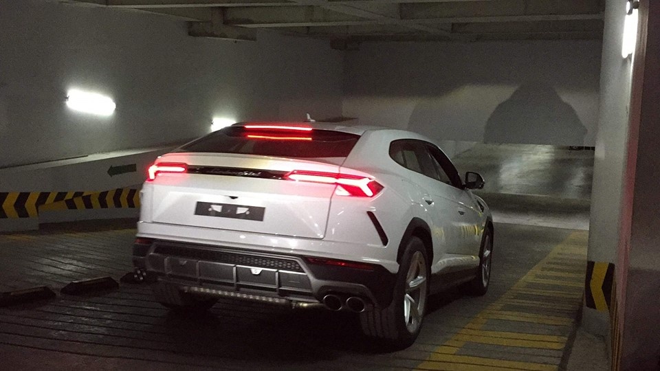 Minh 'nhua' mua Lamborghini Urus anh 5