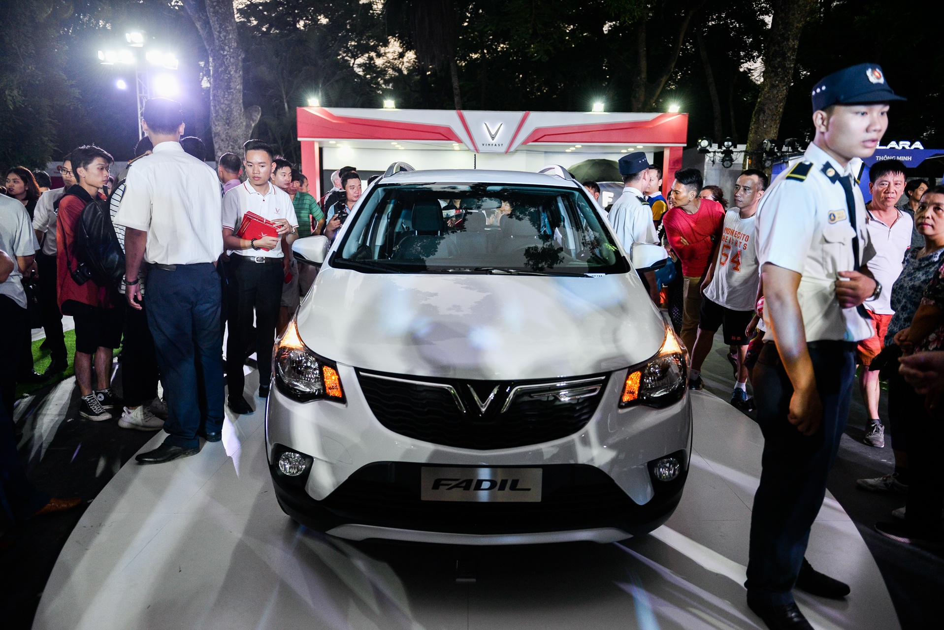 Trai nghiem nhanh VinFast Fadil hinh anh