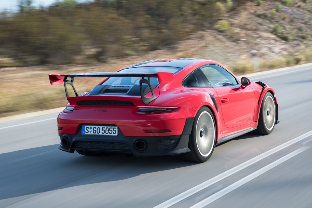 Porsche 911 GT2 RS nang cap anh 8