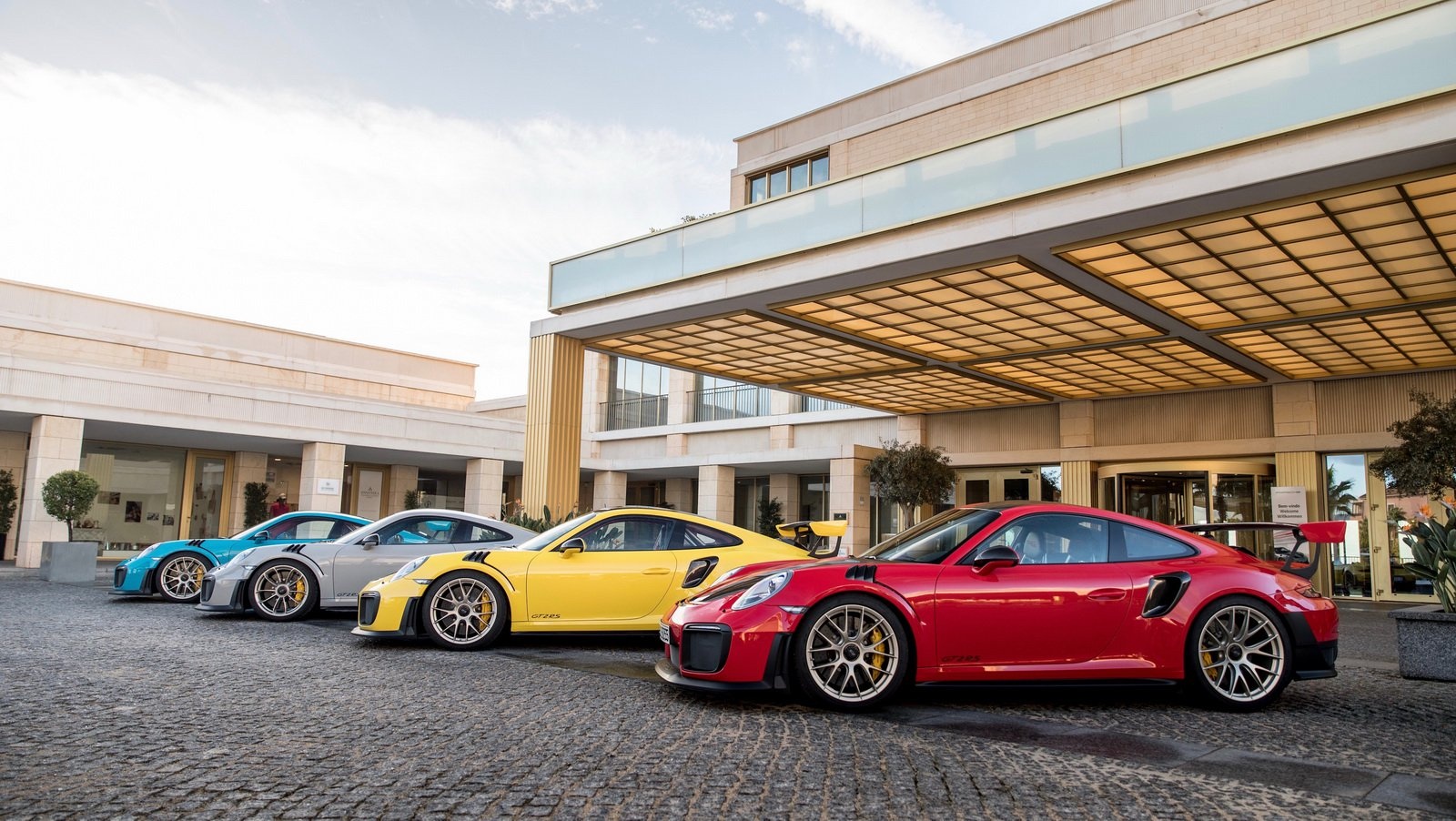 Porsche 911 GT2 RS nang cap anh 1