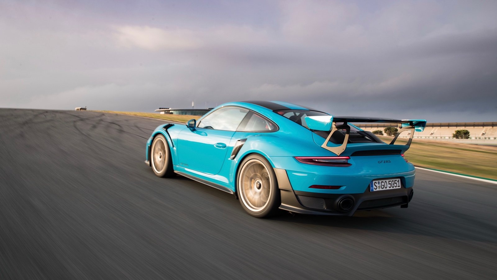 Porsche 911 GT2 RS nang cap anh 4