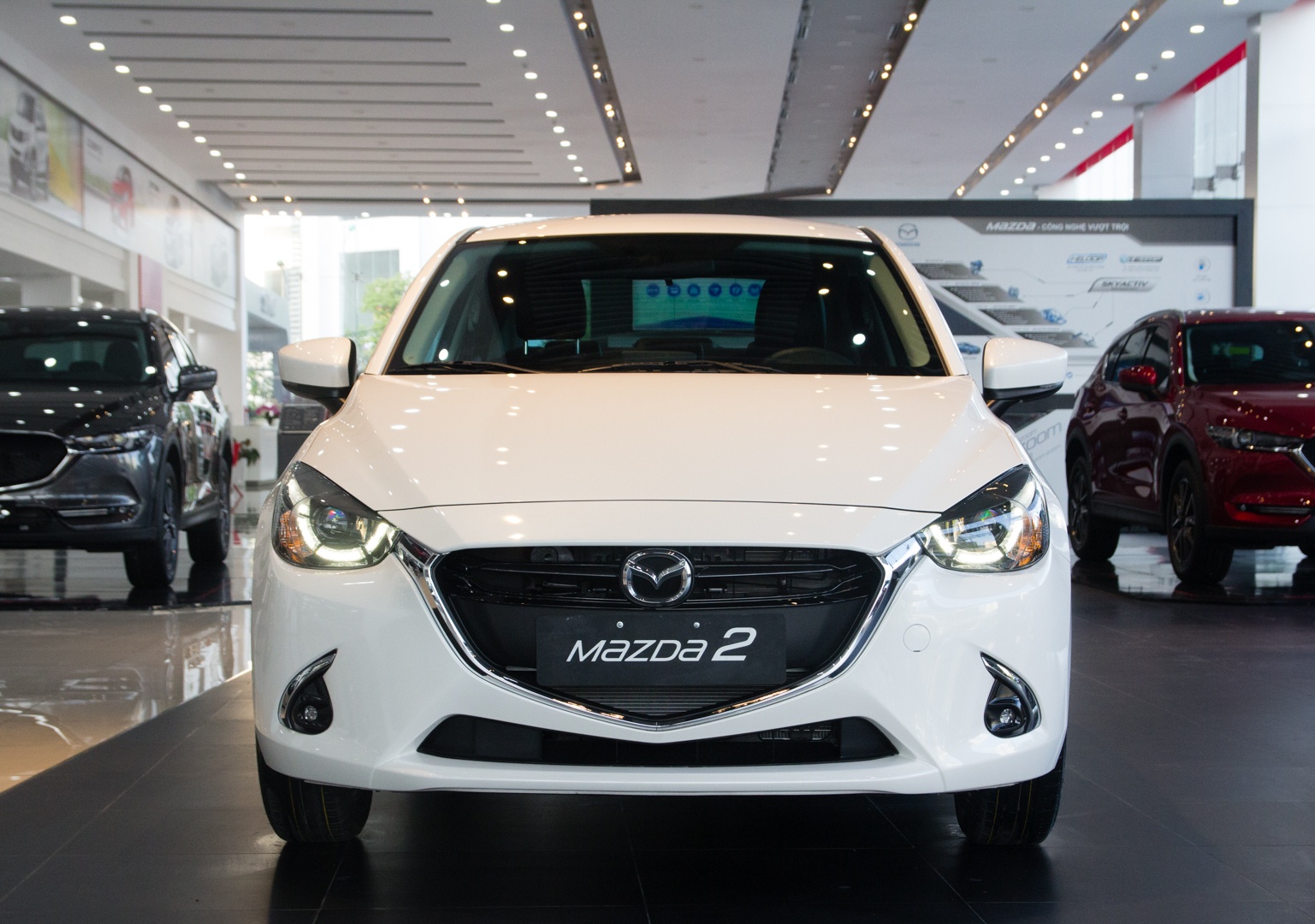 Chi tiet Mazda2 moi vua ve dai ly tai Ha Noi hinh anh