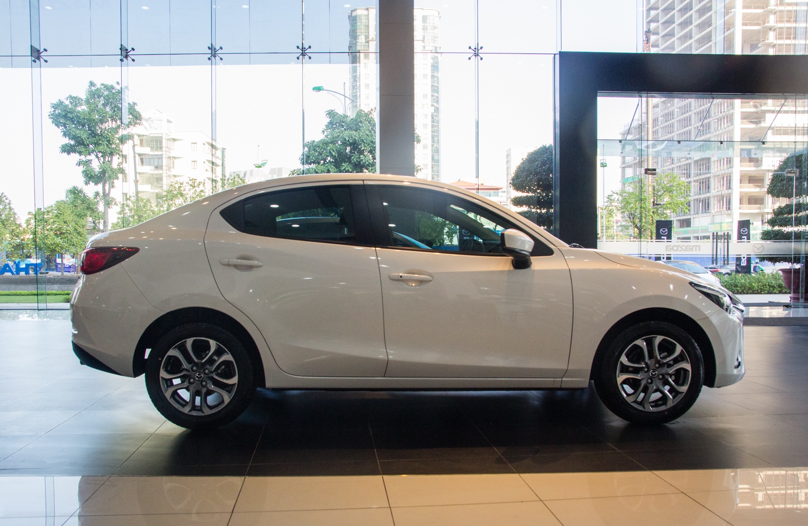 Mazda2 moi ve dai ly anh 13