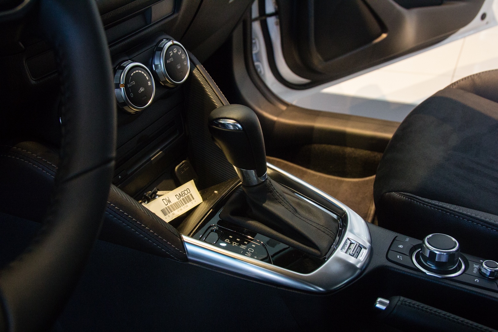 Mazda2 moi ve dai ly anh 8