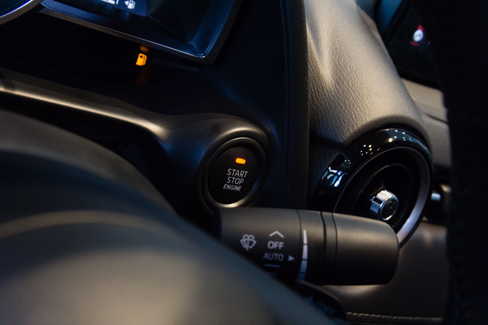 Mazda2 moi ve dai ly anh 10