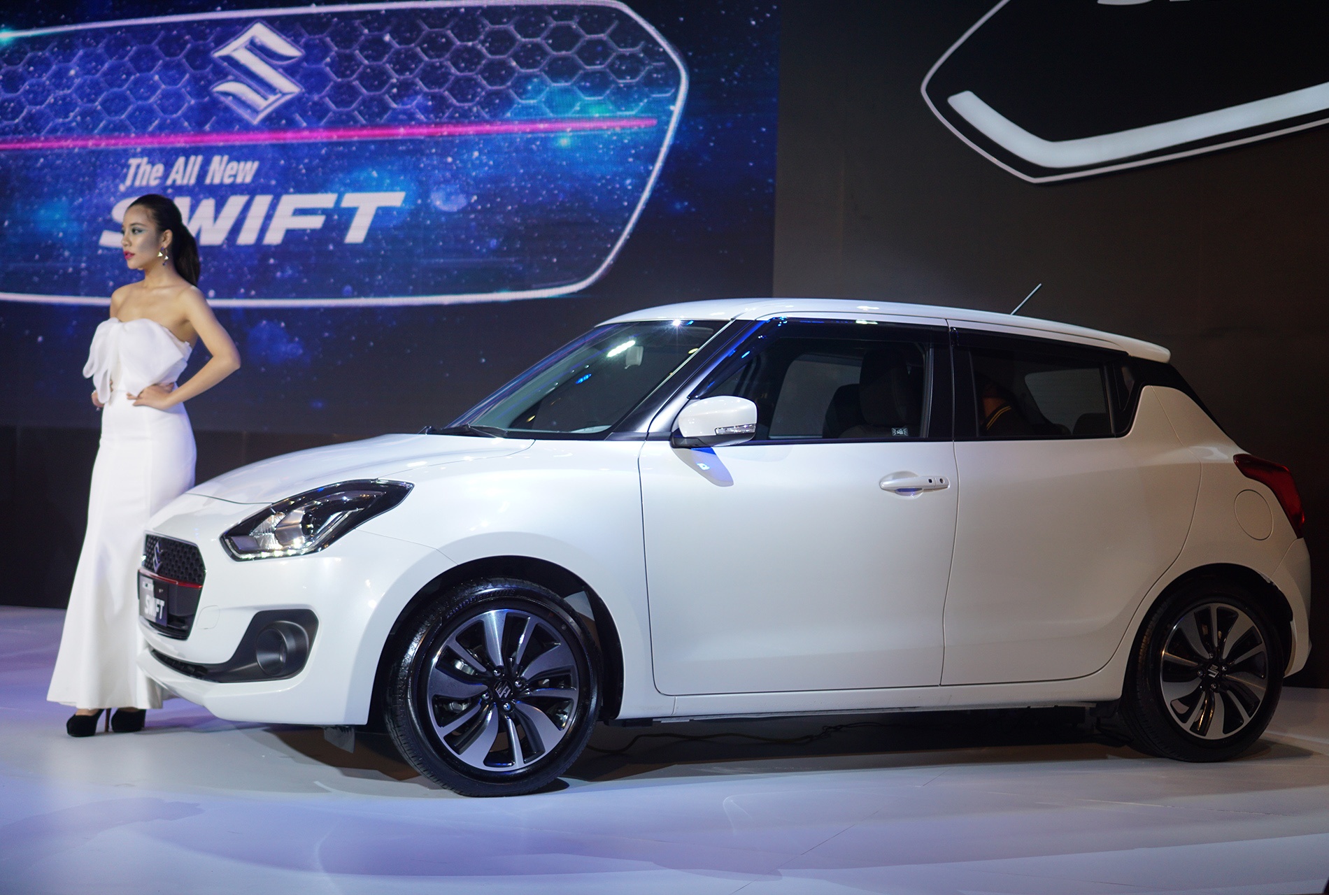 Suzuki Swift 2018 ra mắt tại VN ảnh 8 Suzuki Swift 2018 ra mat tai VN anh 8
