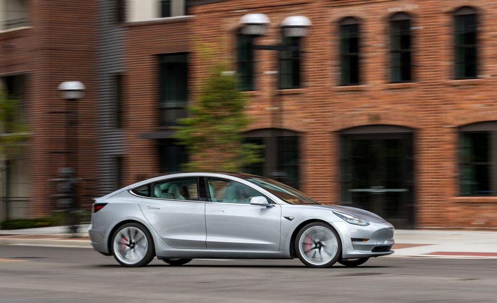 Tesla Model 3 được trợ giá 3.000 USD ảnh 3 Tesla Model 3 duoc tro gia 3.000 USD anh 3
