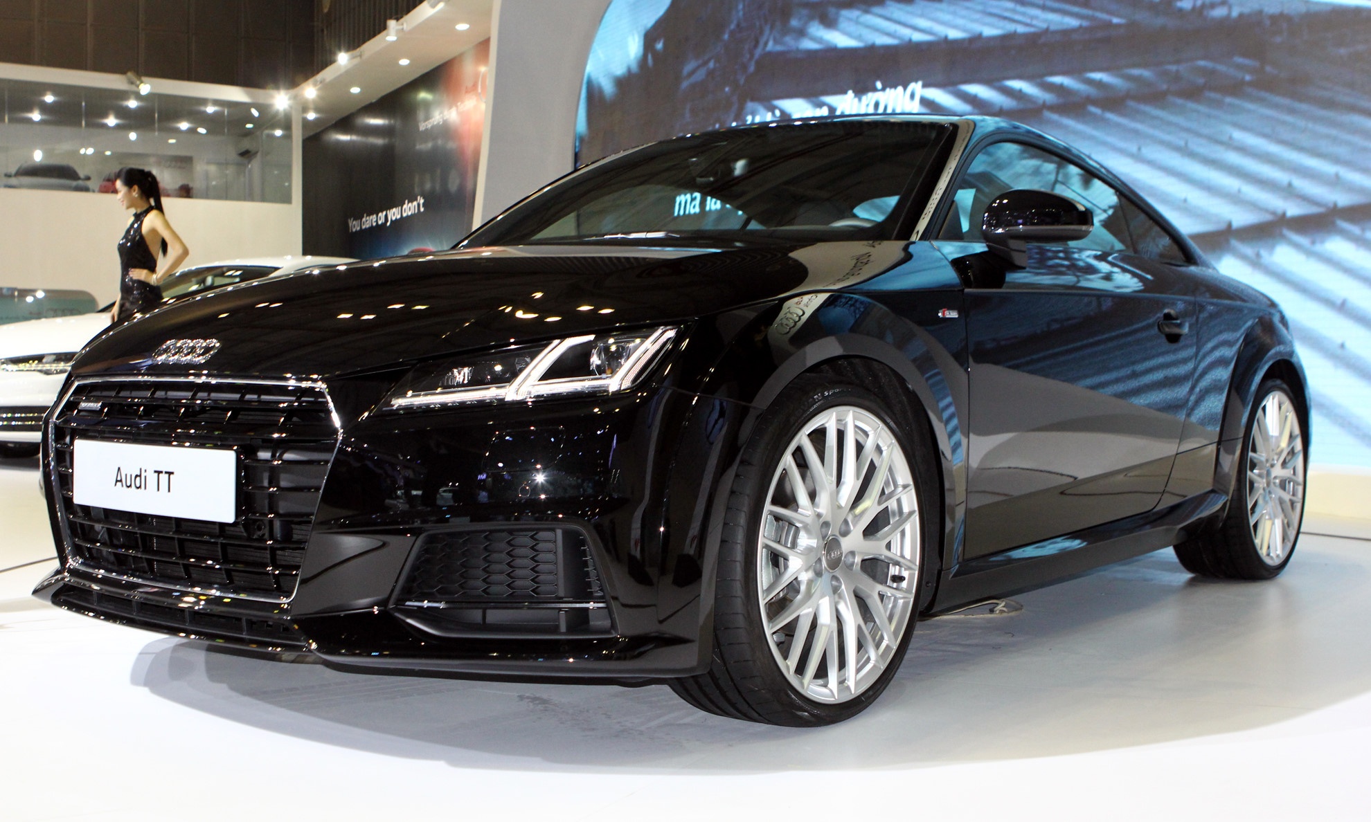 Audi trieu hoi 103 chiec A6 anh 2