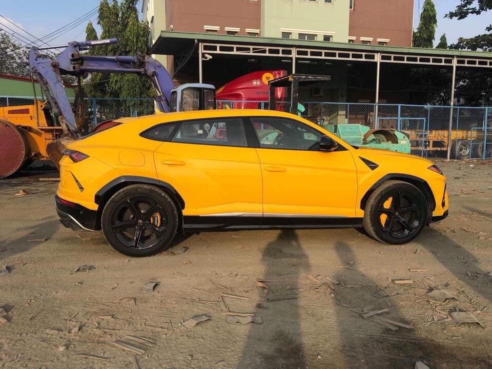 SUV Lamborghini Urus màu vàng về Việt Nam ảnh 1 SUV Lamborghini Urus mau vang ve Viet Nam anh 1