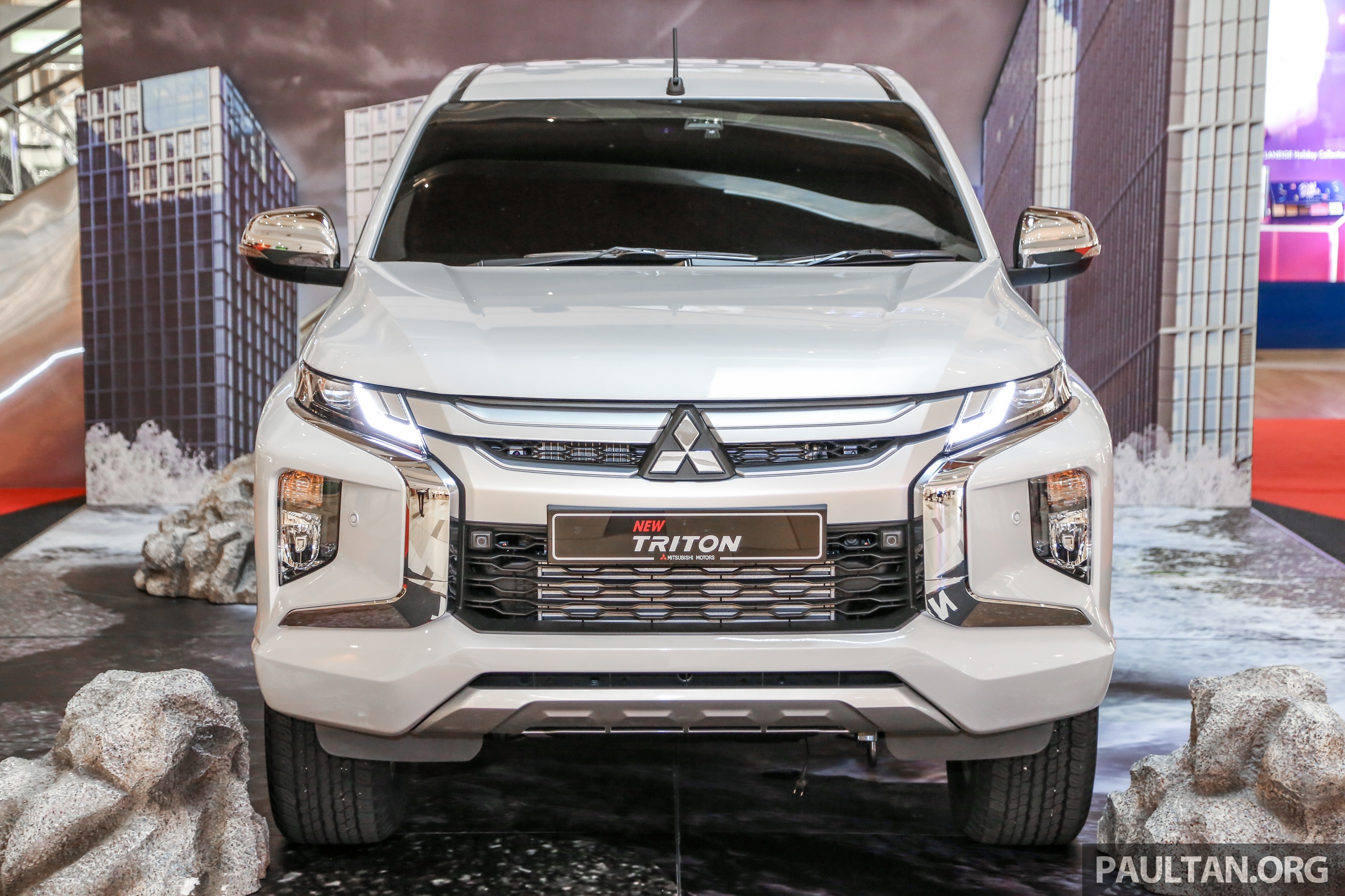 Mitsubishi Triton 2019 phien ban dia hinh gia tu 24.000 USD hinh anh