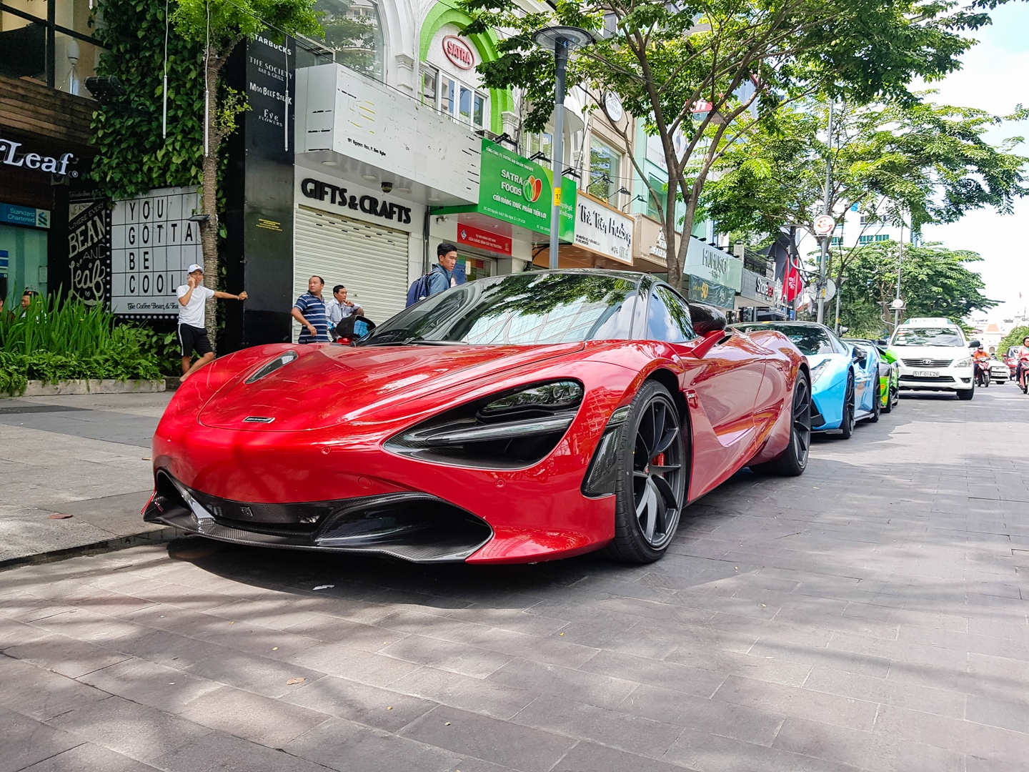 McLaren 720S dep long lanh xuong pho Sai Gon hinh anh