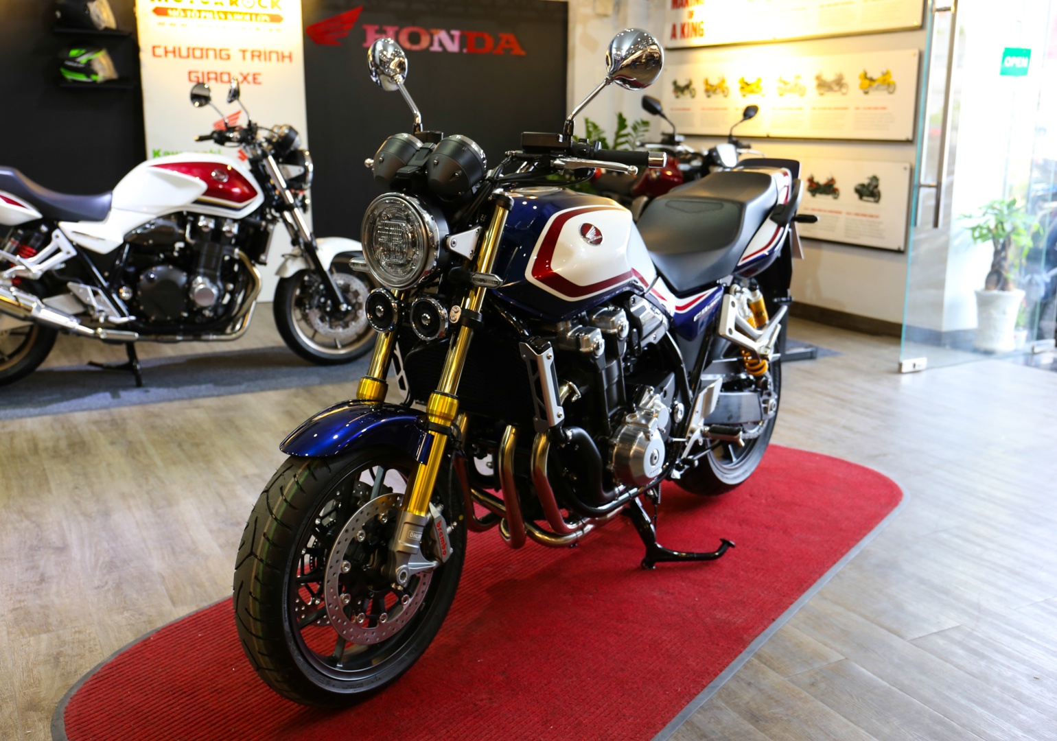 Honda CB1300 SP dau tien o Viet Nam anh 1