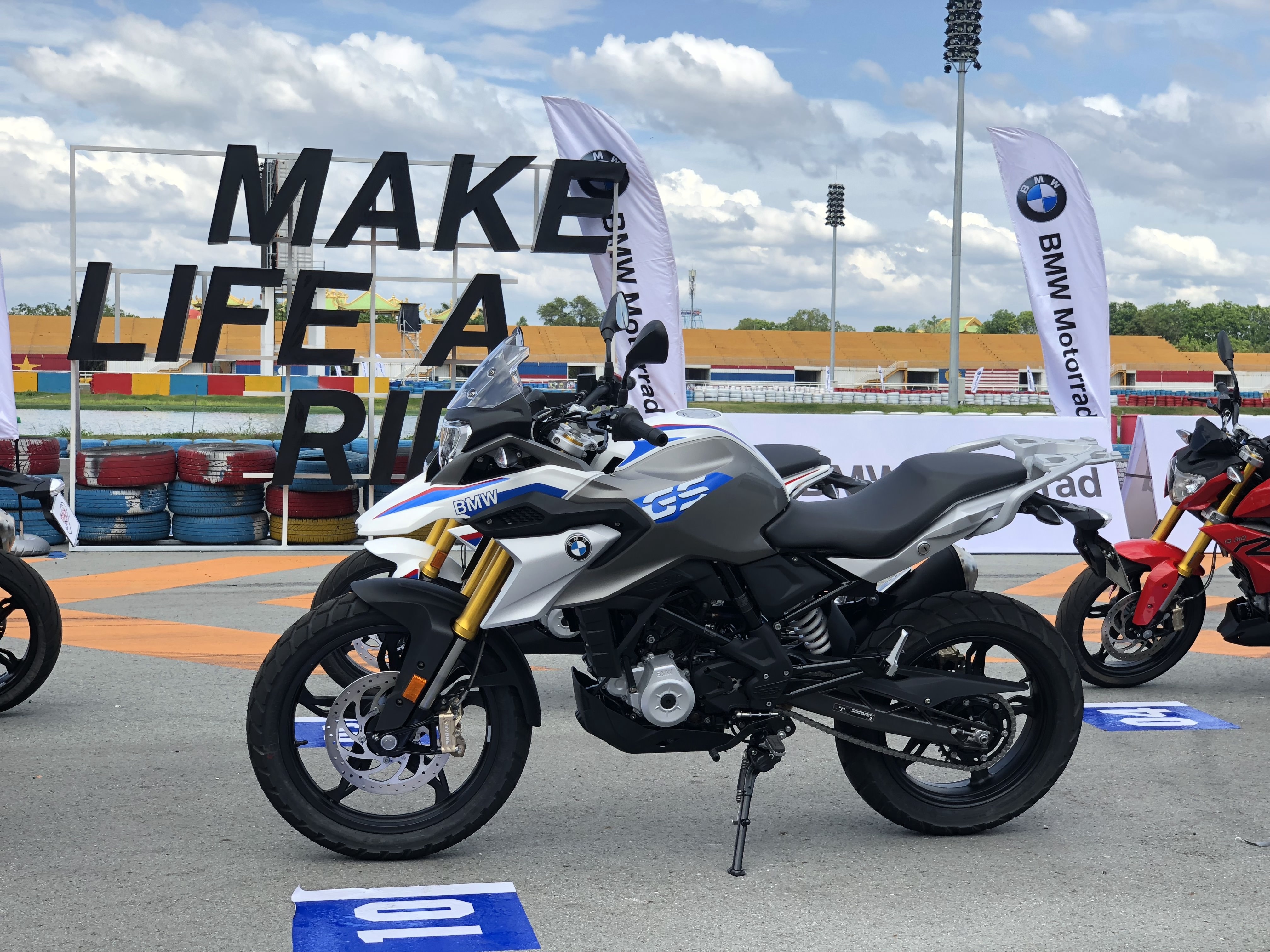 Trai nghiem BMW Motorrad Track Days anh 3