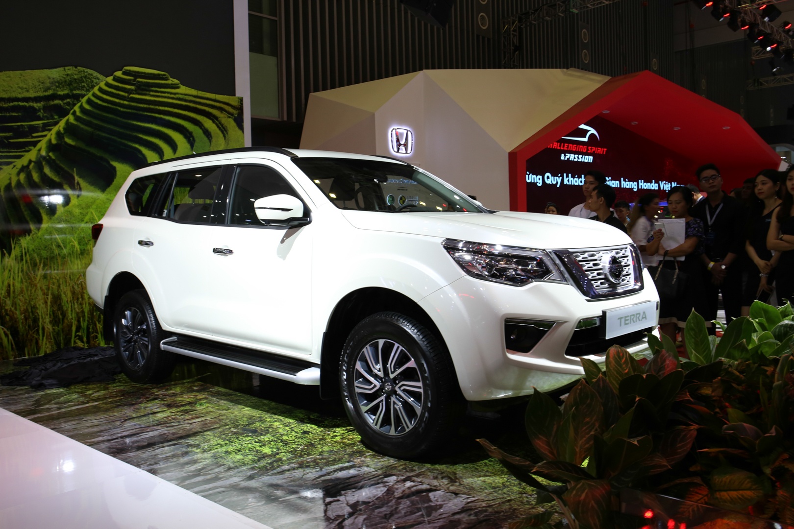 So sánh Toyota Fortuner và Nissan Terra ảnh 1 So sanh Toyota Fortuner va Nissan Terra anh 1