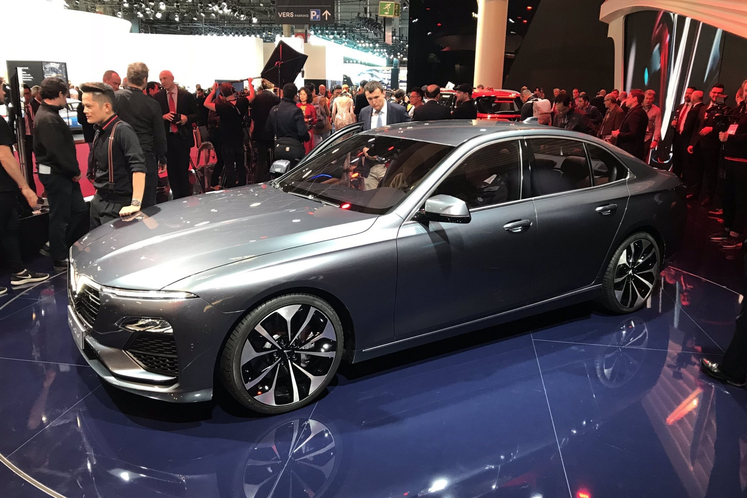 Thi truong xe hoi nam 2018 anh 13