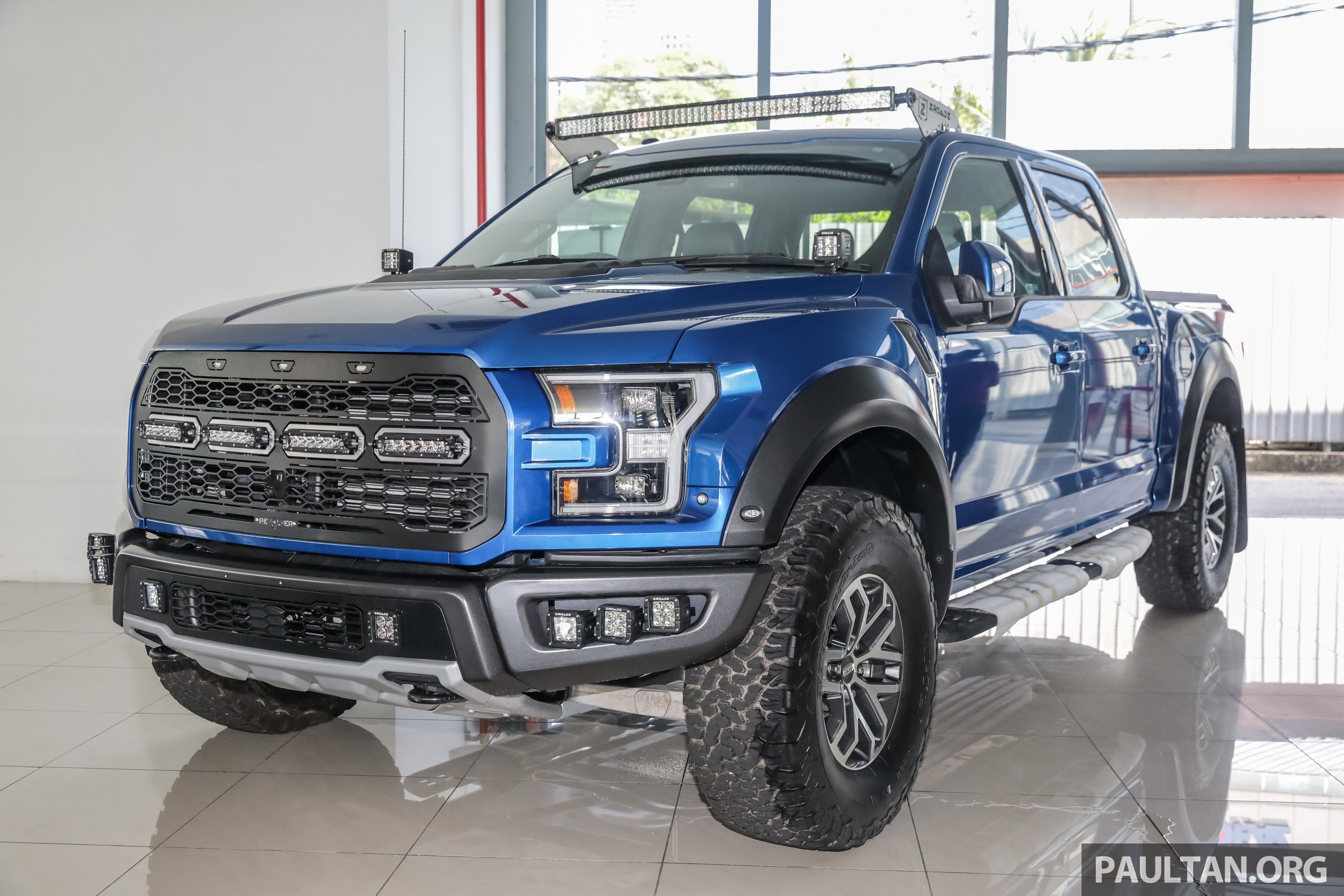 Ford F-150 Raptor ban tai Malaysia voi gia hon 189.000 USD hinh anh