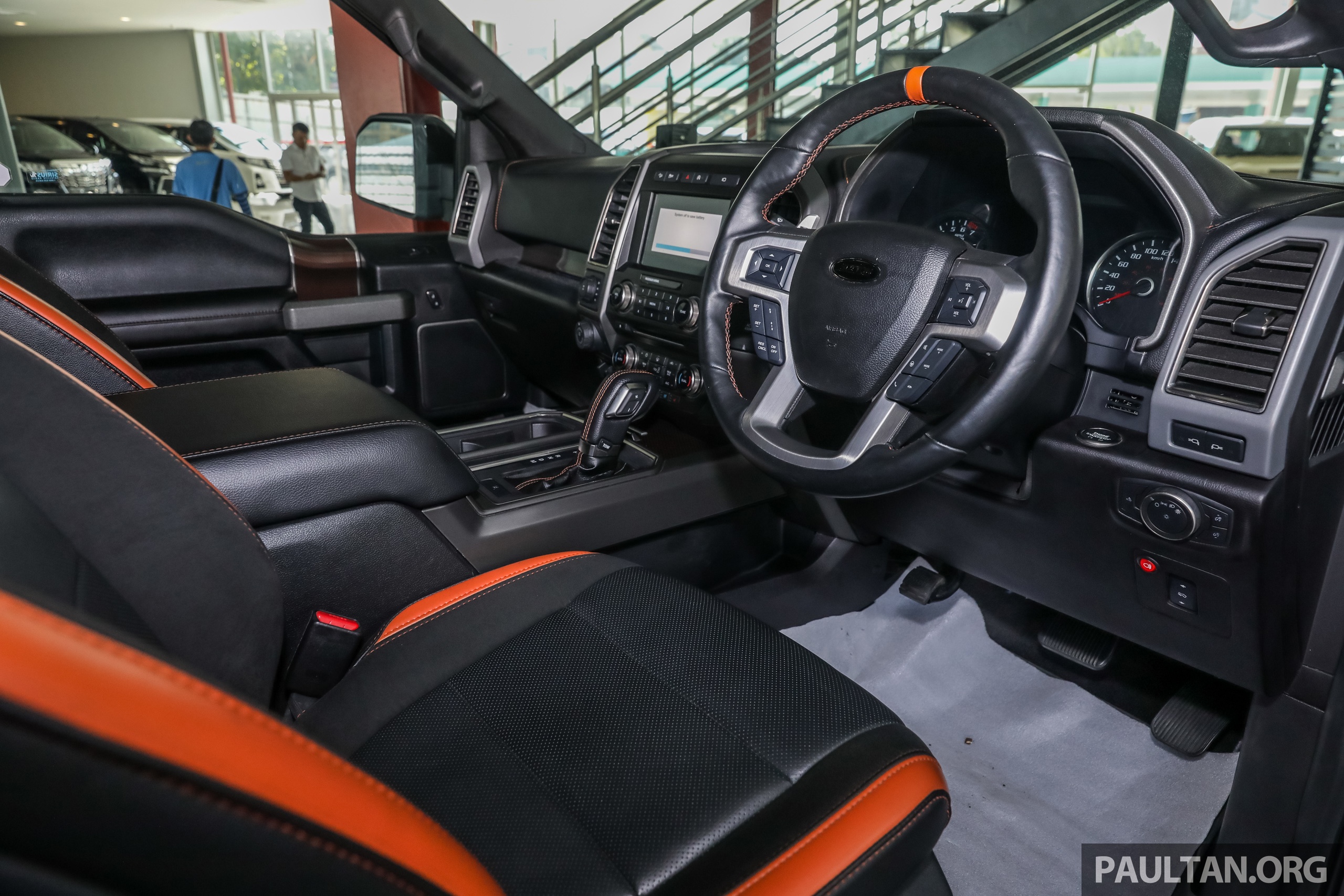 Ford F-150 lap rap tai Malaysia anh 7