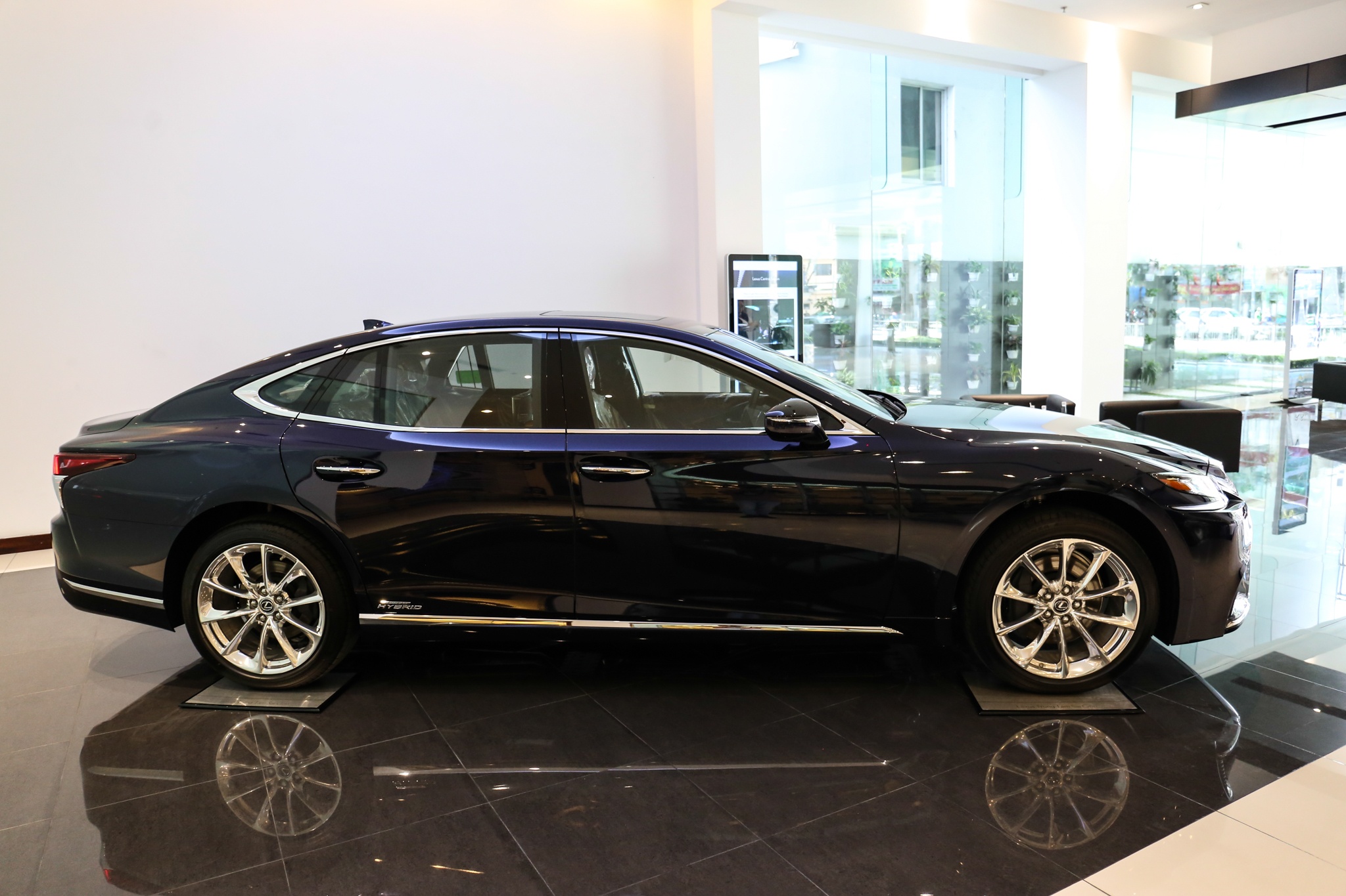 Lexus LS500 va LS500h ra mat anh 4