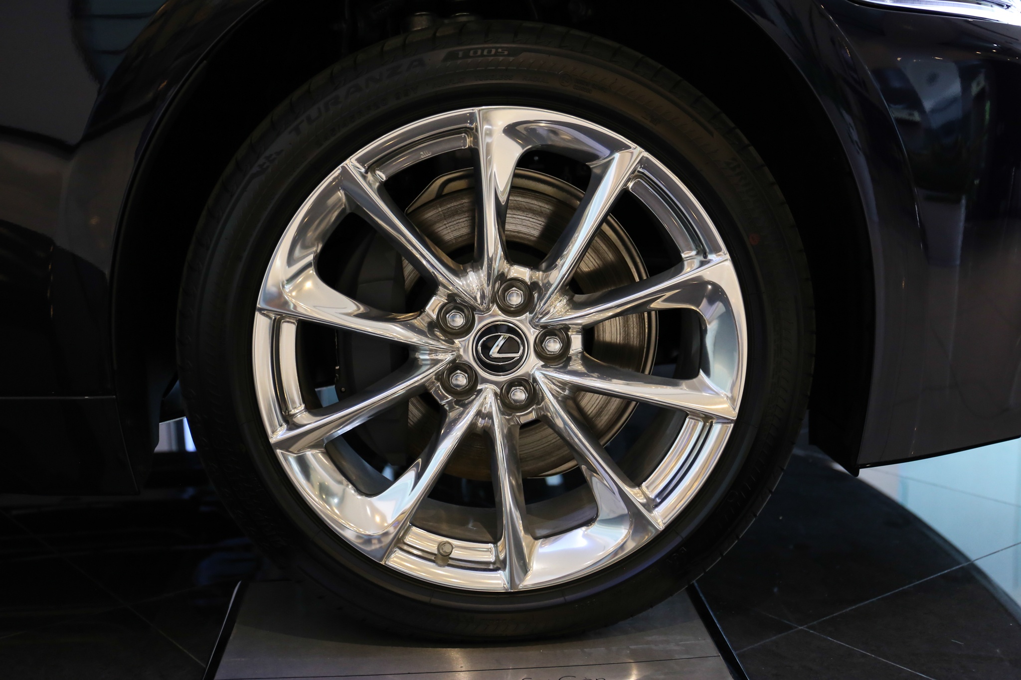 Lexus LS500 va LS500h ra mat anh 9