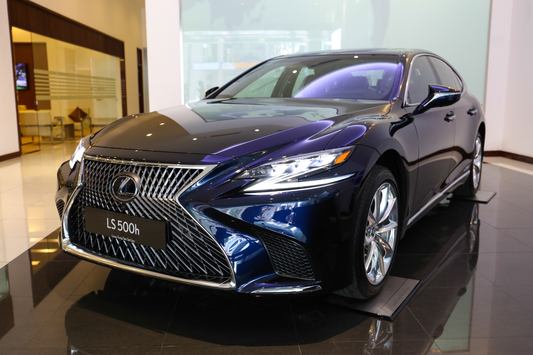 Lexus LS500 va LS500h ra mat anh 5