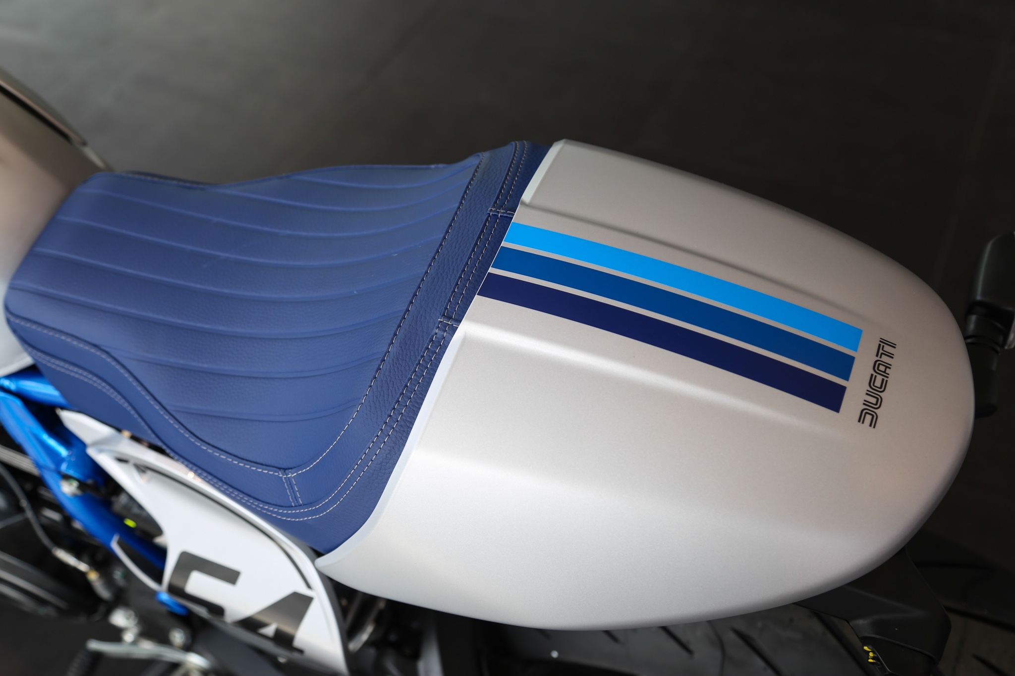 Ducati Scrambler Cafe Racer anh 7