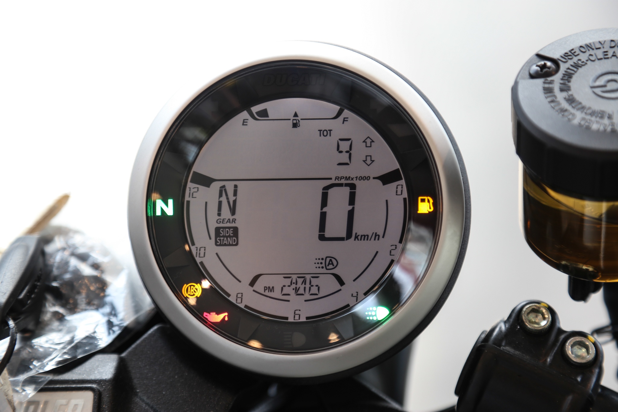 Ducati Scrambler Cafe Racer anh 5