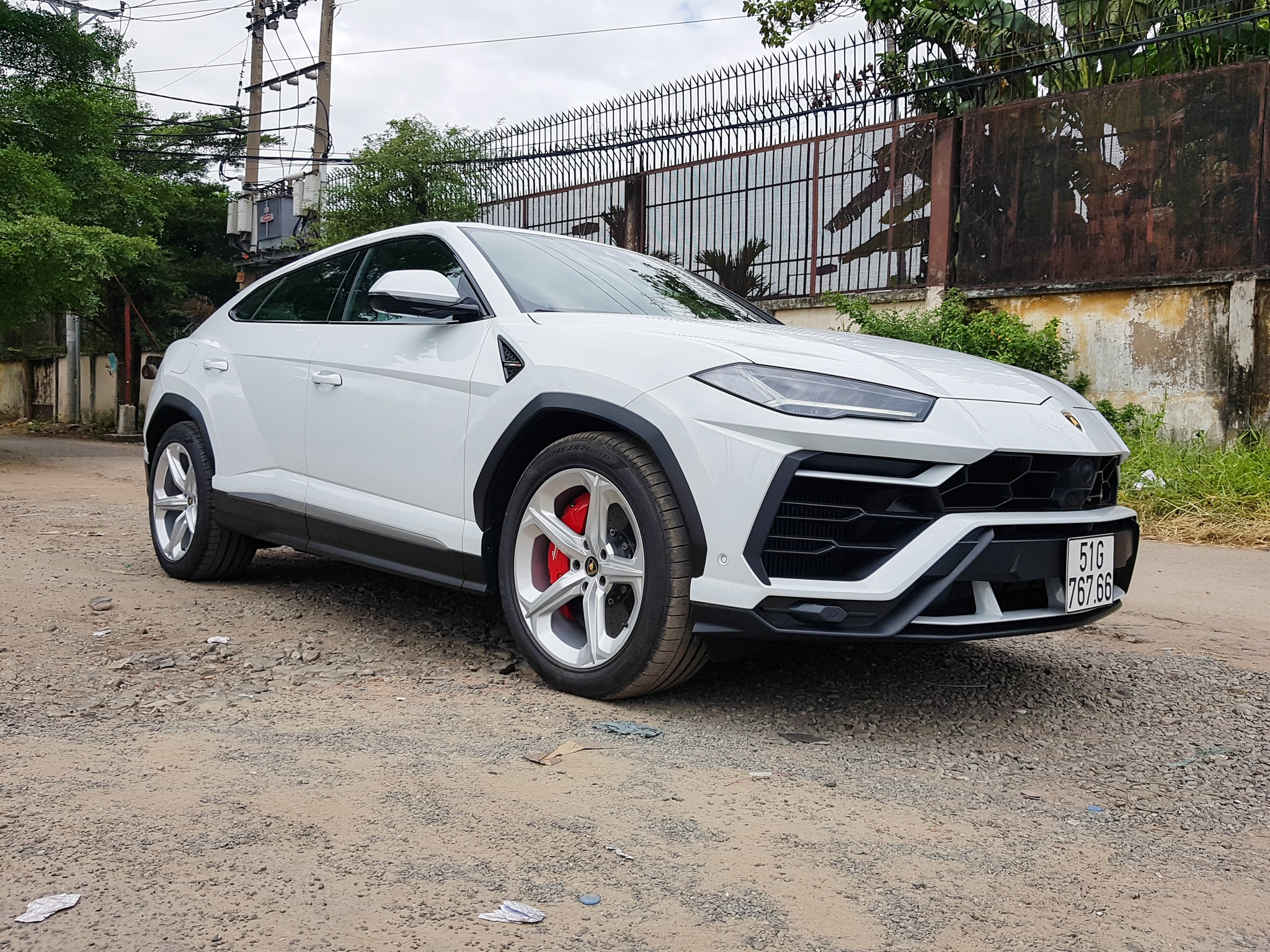 Lamborghini Urus cua dai gia Minh nhua ra bien so hinh anh