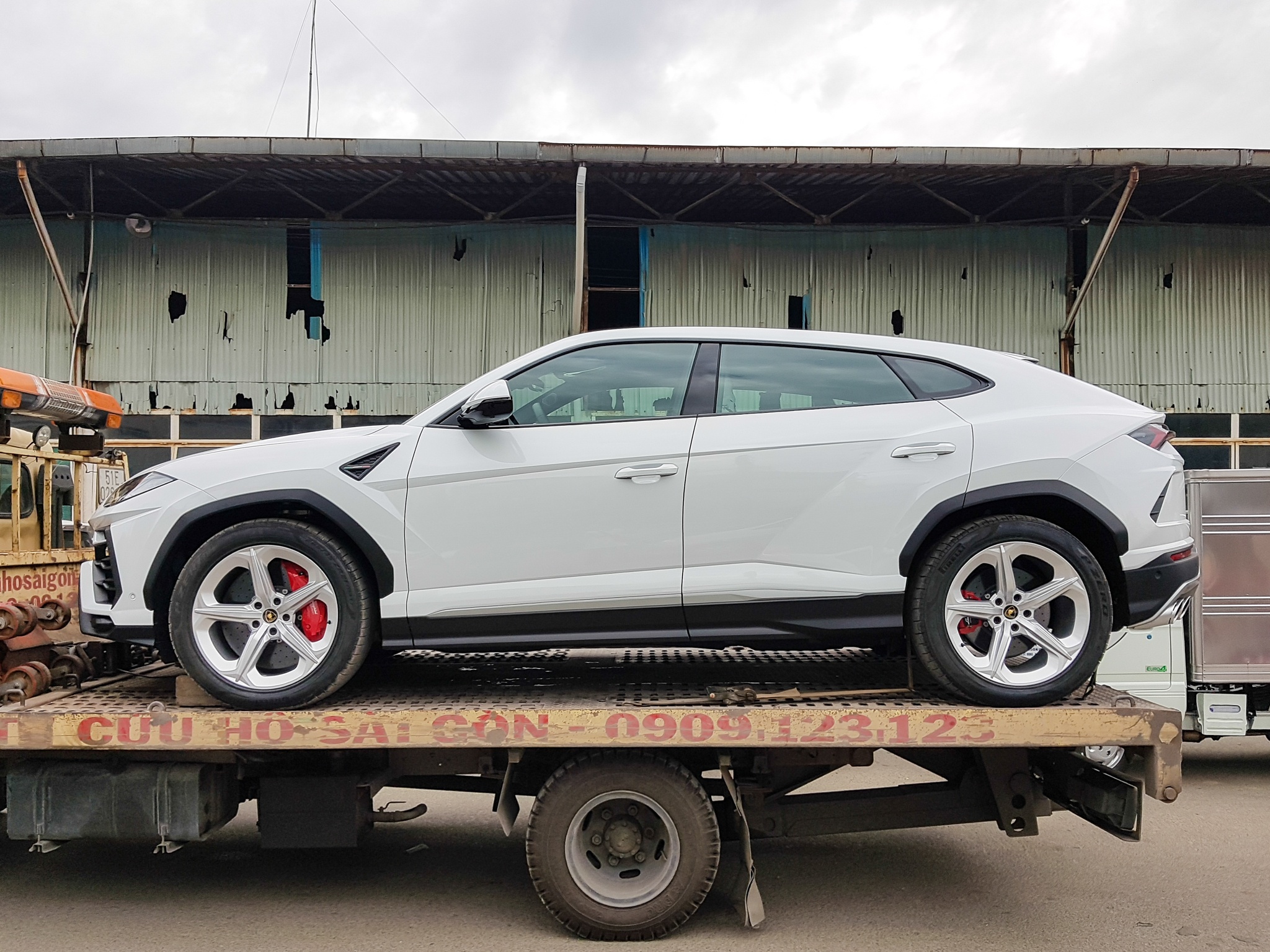 Lamborghini Urus ra bien tai VN anh 7