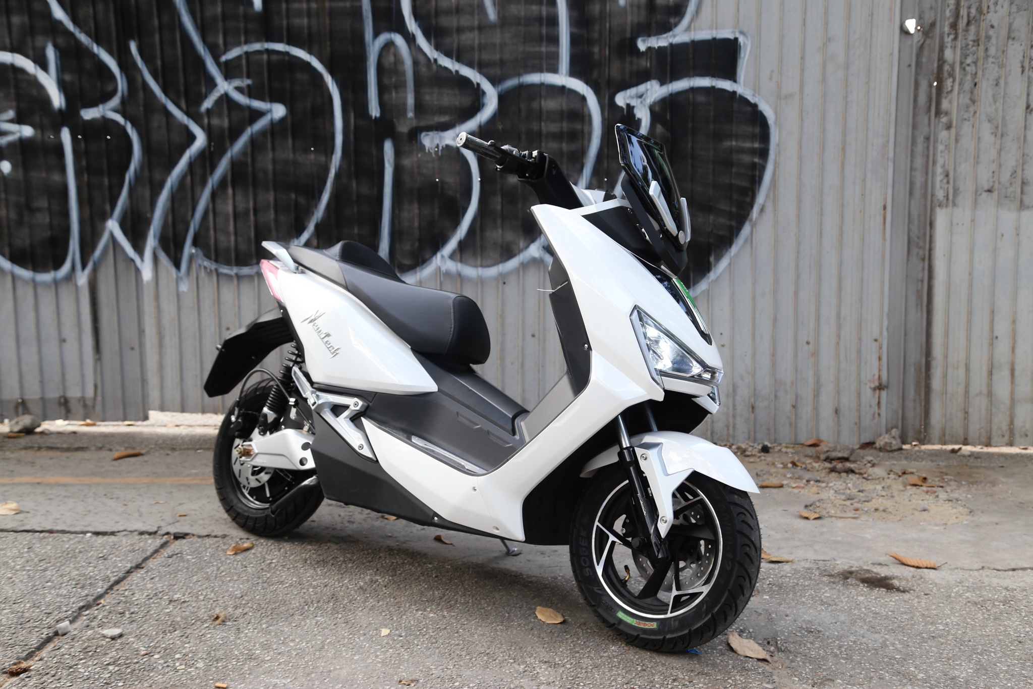 Pega tung xe may dien voi tam hoat dong 90 km, gia 25 trieu hinh anh