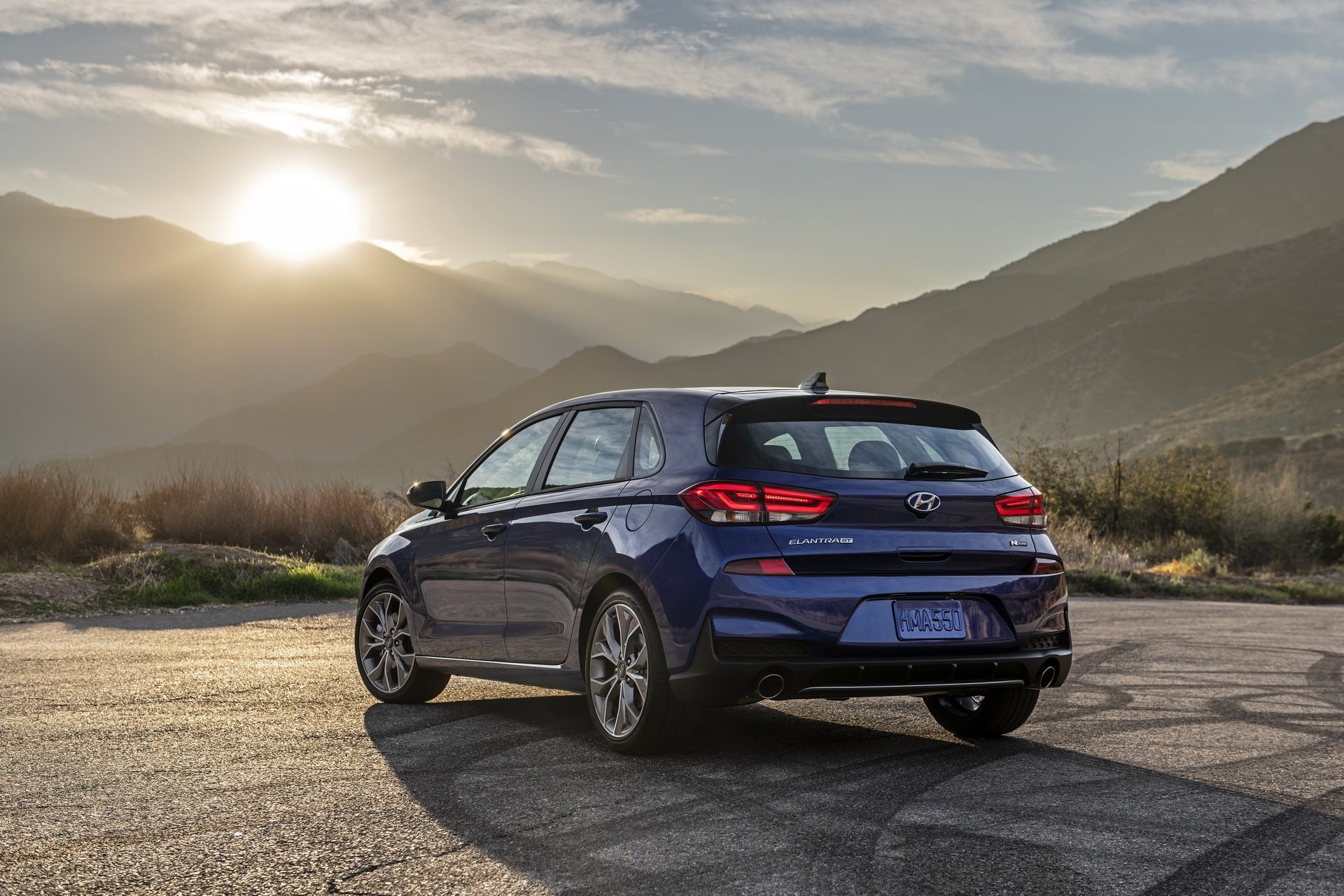 Hyundai Elantra GT N ra mat anh 10