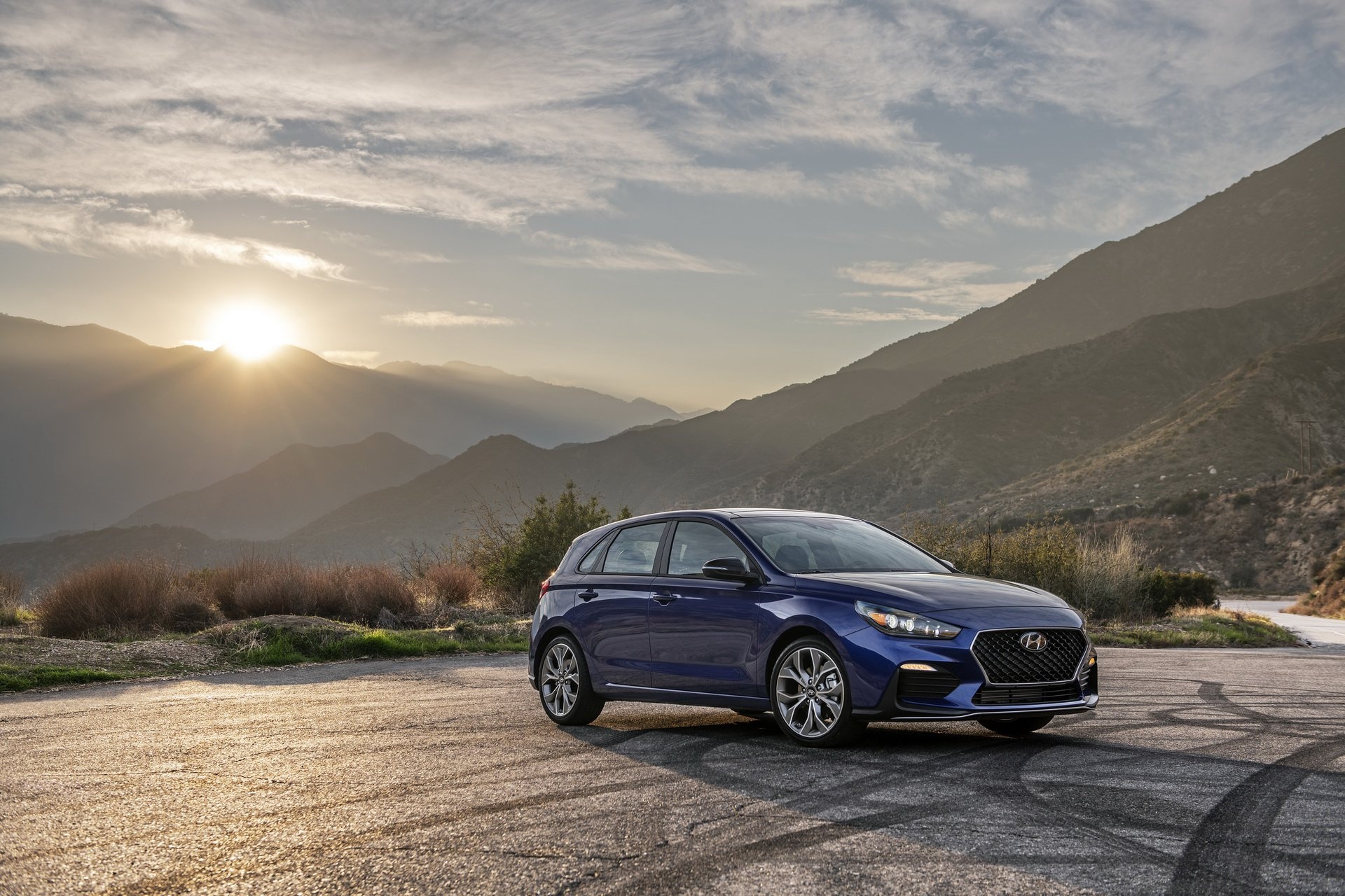 Hyundai Elantra GT N ra mat anh 2