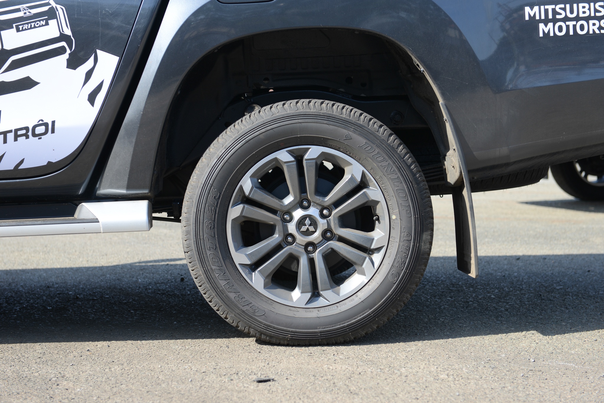 Chi tiet Mitsubishi Triton 2019 anh 5